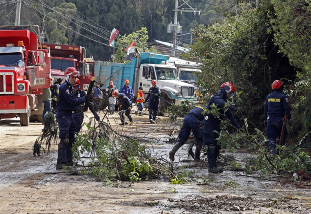 Tragedija U Kolumbiji U Klizi Tu Na Autoputu Poginulo Osoba Me U