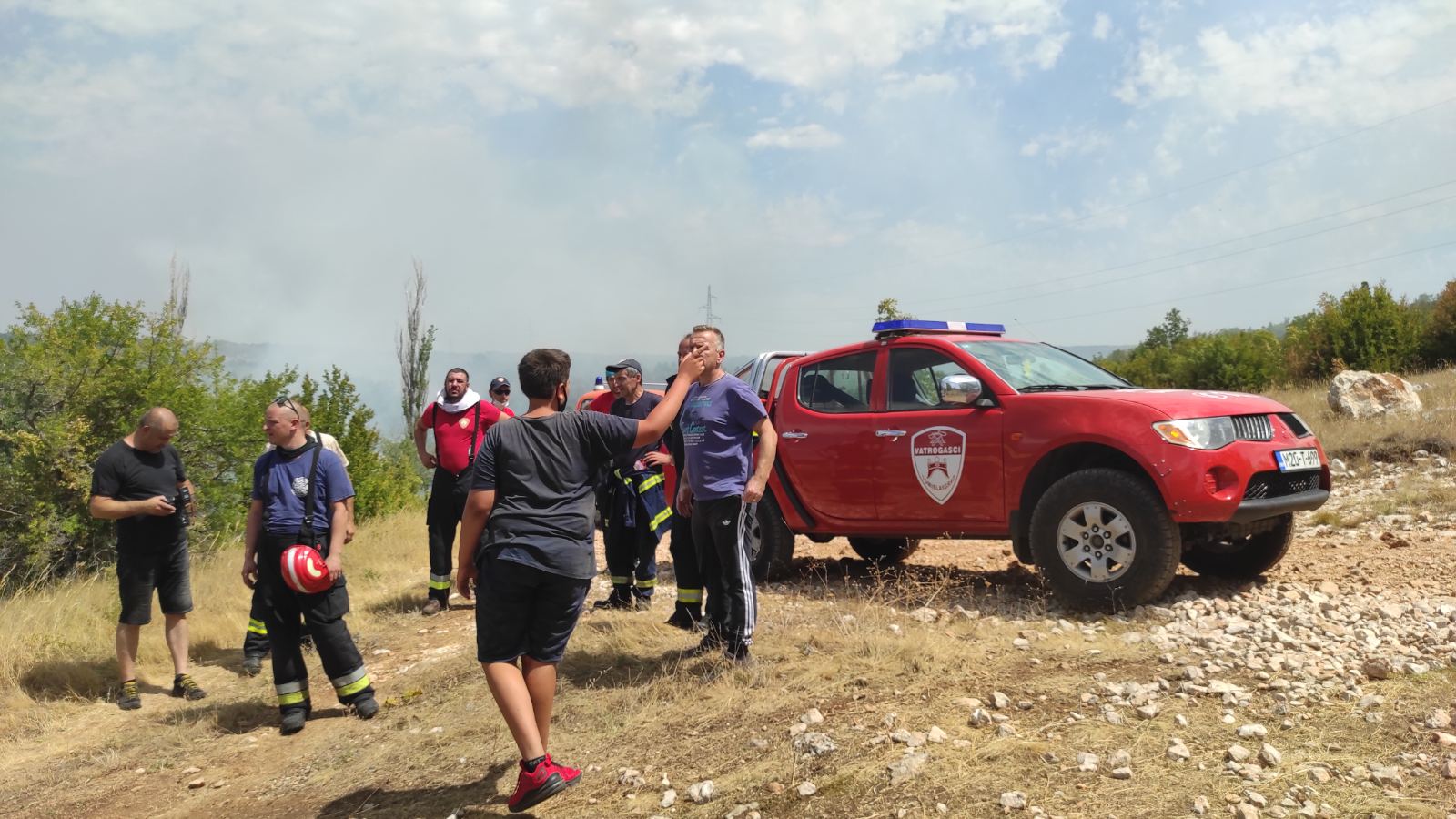 Vatrogasci odbranili manastir Dobrićevo, vatra na području Tomislavgrada lokalizovana