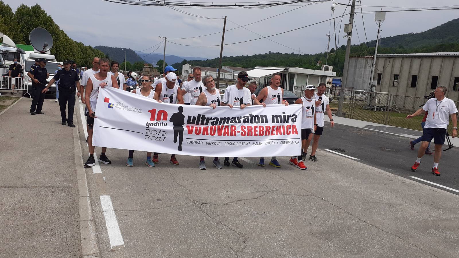 Stigli ultramaratonci iz Vukovara u Potočare
