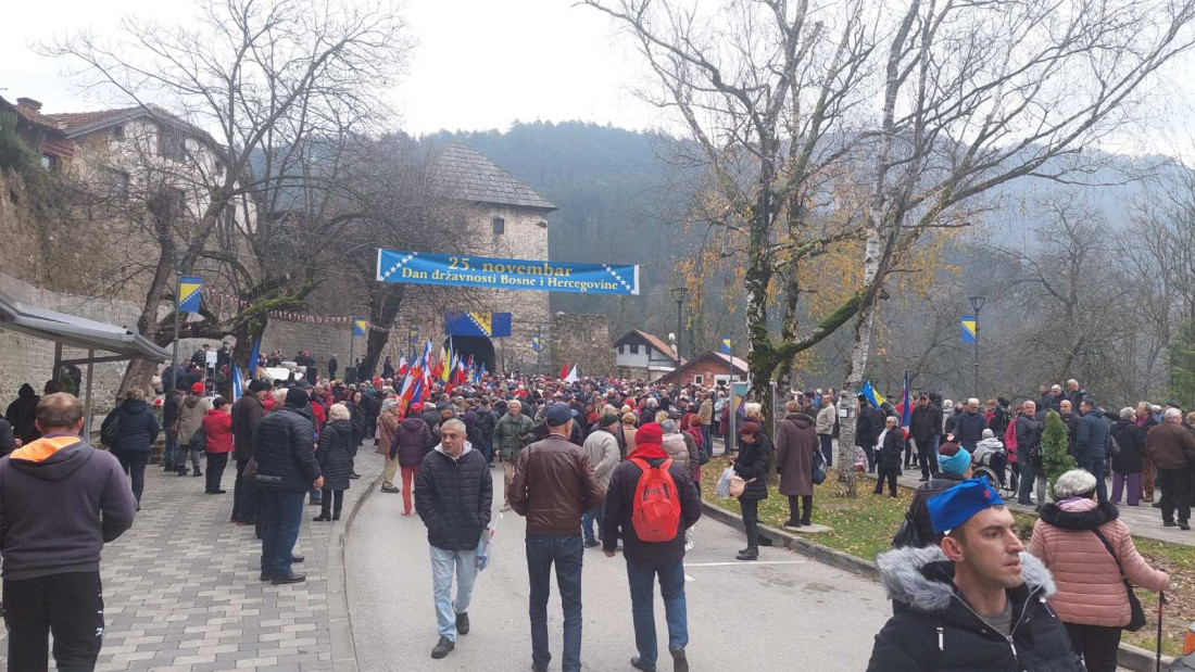 U Jajcu manifestacija u znak sjećanja na Drugo zasjedanje AVNOJ-a