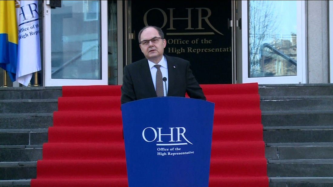 Schmidt tvrdi da ga je Dodik pozvao na imanje u Bakincima