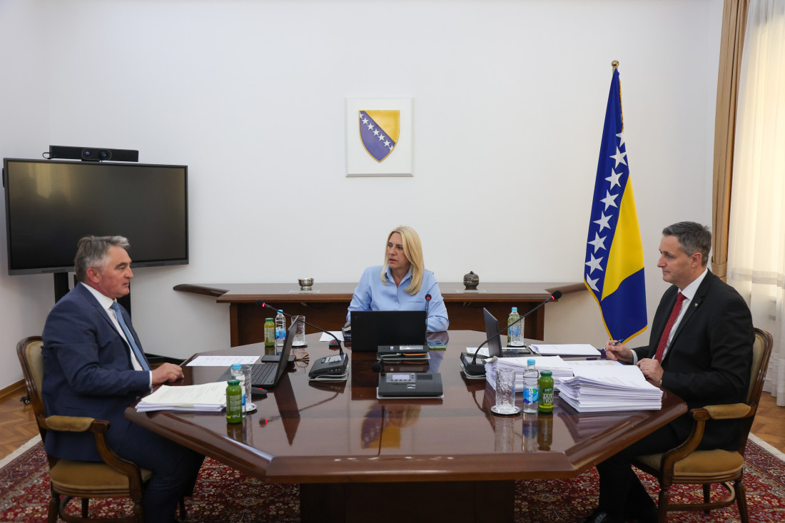 Predsjedništvo BiH danas o prijedlogu da se Trump nominuje za Nobela