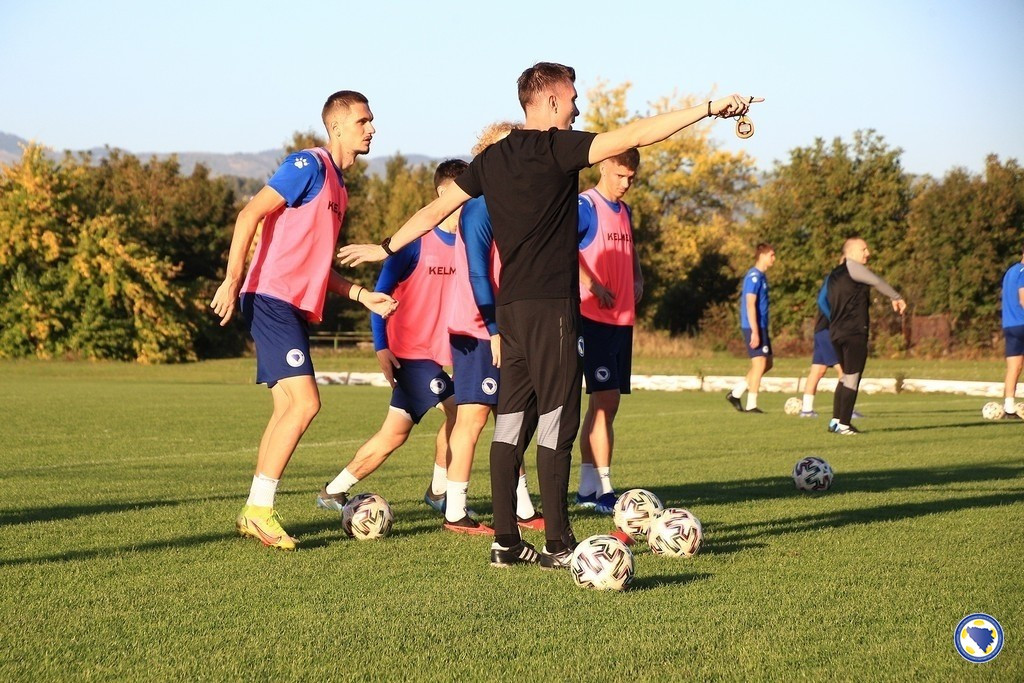 Mladi 'Zmajevi' počeli pripreme za susret sa Kiprom