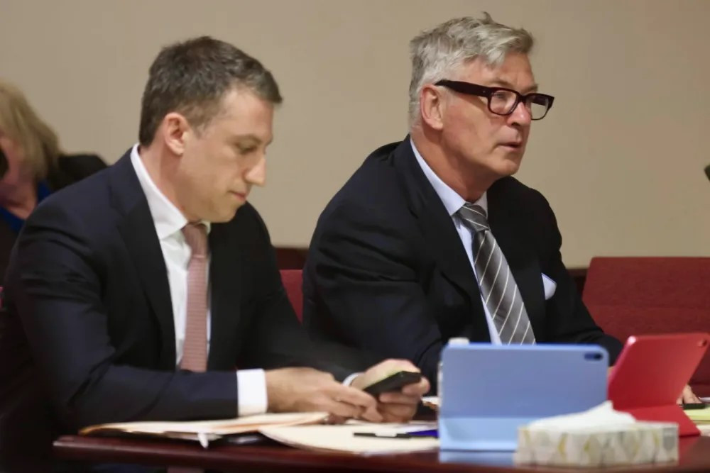 Alec Baldwin na suđenju: Je li glumac kriv za smrtonosnu pucnjavu na setu?