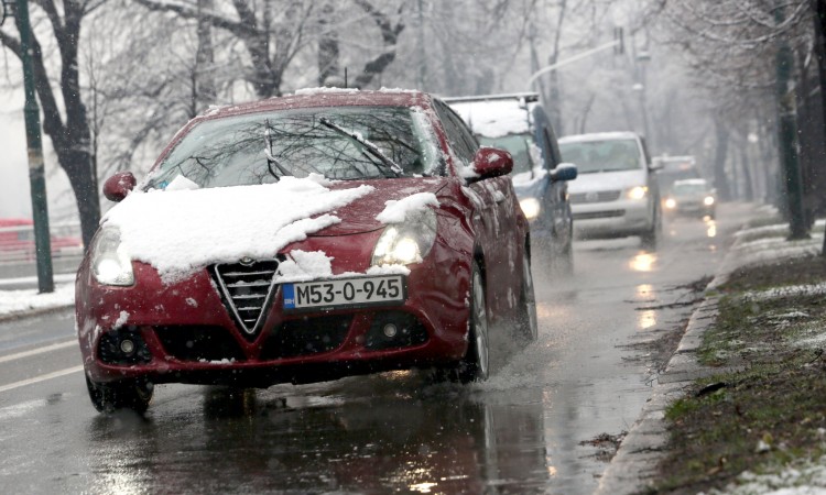 Prema Pravilniku Ministarstva prometa i komunikacija BiH zimska oprema od 1.novembra