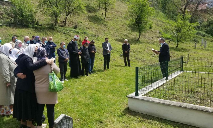 Srebrenica: Obilježena godišnjica od stravičnog zločina nad bošnjačkim civilima