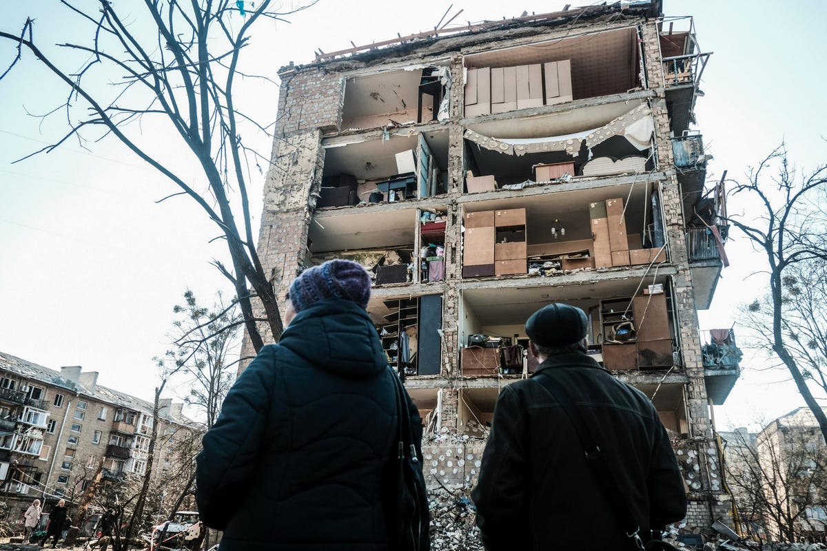 Rusija provodi prisilnu evakuaciju u Mariupolju, provjeravaju telefone i dokumente