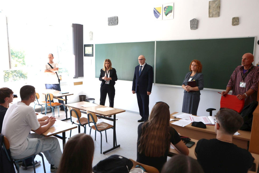 Školsko zvono se oglasilo i u Tuzlanskom kantonu