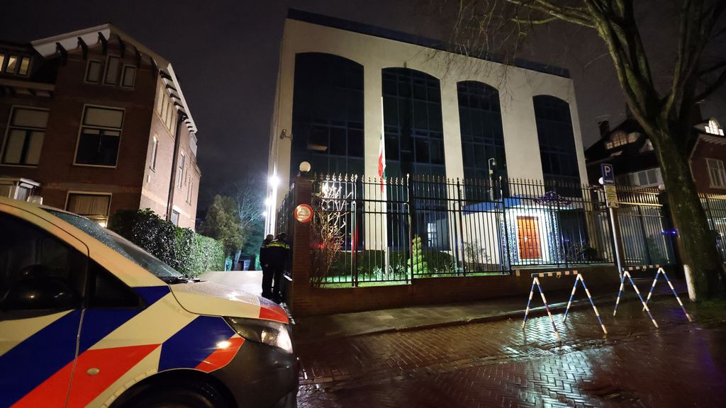 Nizozemska policija uhapsila četiri osobe zbog napada na iransku ambasadu