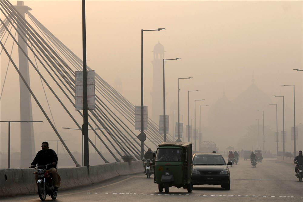 Zbog zagađenja zabranjene kasne poslovne aktivnosti u Lahoreu