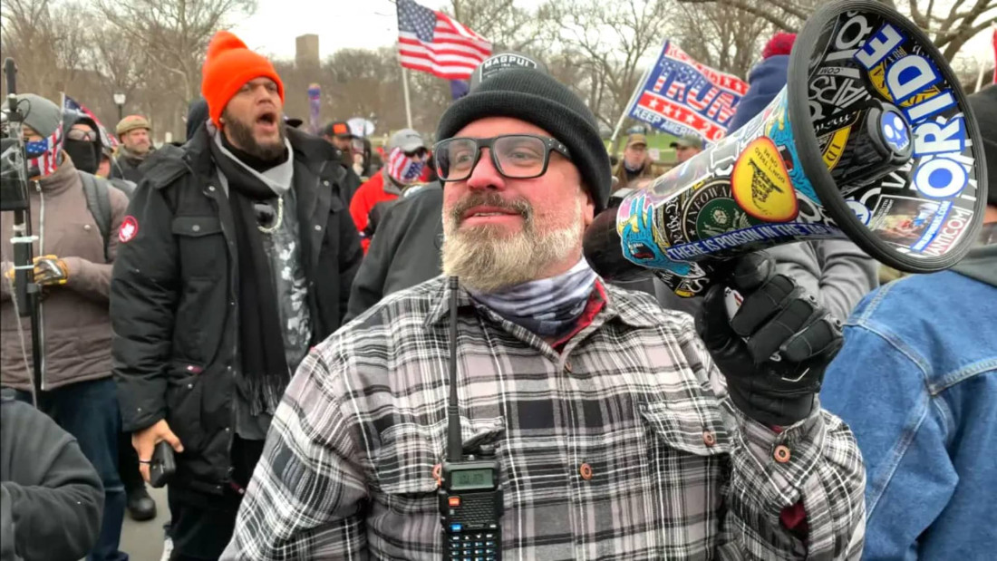 Vođa desničarske grupe Proud Boys osuđen na 17 godina zatvora za pobunu na Capitol Hillu