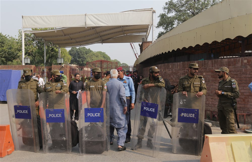 Pakistan: U napadu pljačkaša ubijeno pet policajaca