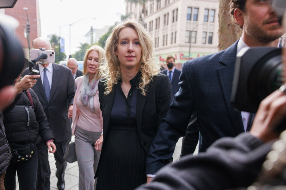Osnivačica Theranosa Elizabeth Holmes iz zatvora ponovo tvrdi da je nevina