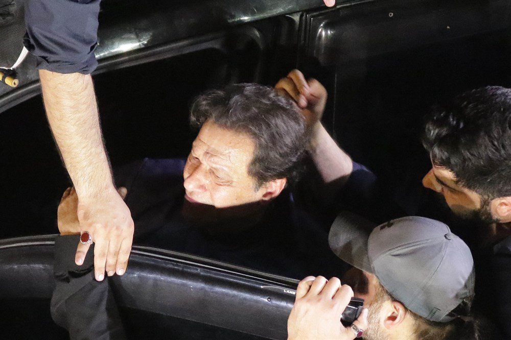 Pakistanska policija izdala nalog za hapšenje bivšeg premijera Imrana Khana