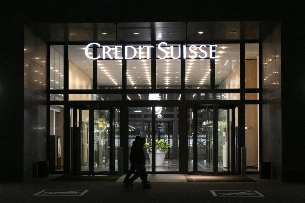 Akcije banke Credit Suisse izgubile četvrtinu vrijednosti, bilježe rekordni pad