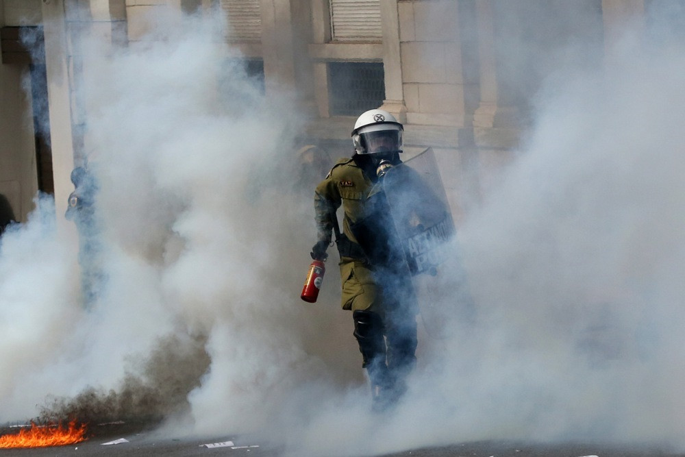 Sukob policije i propalestinskih demonstranata u centru Atine
