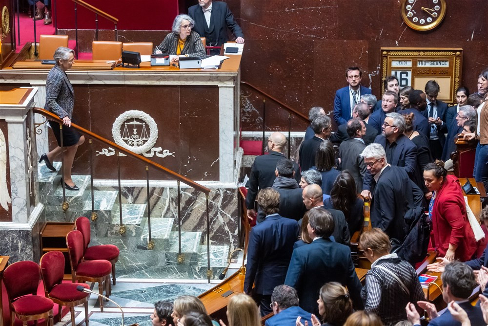 Francuska vlada usvojila penzionu reformu, bez glasanja u skupštini