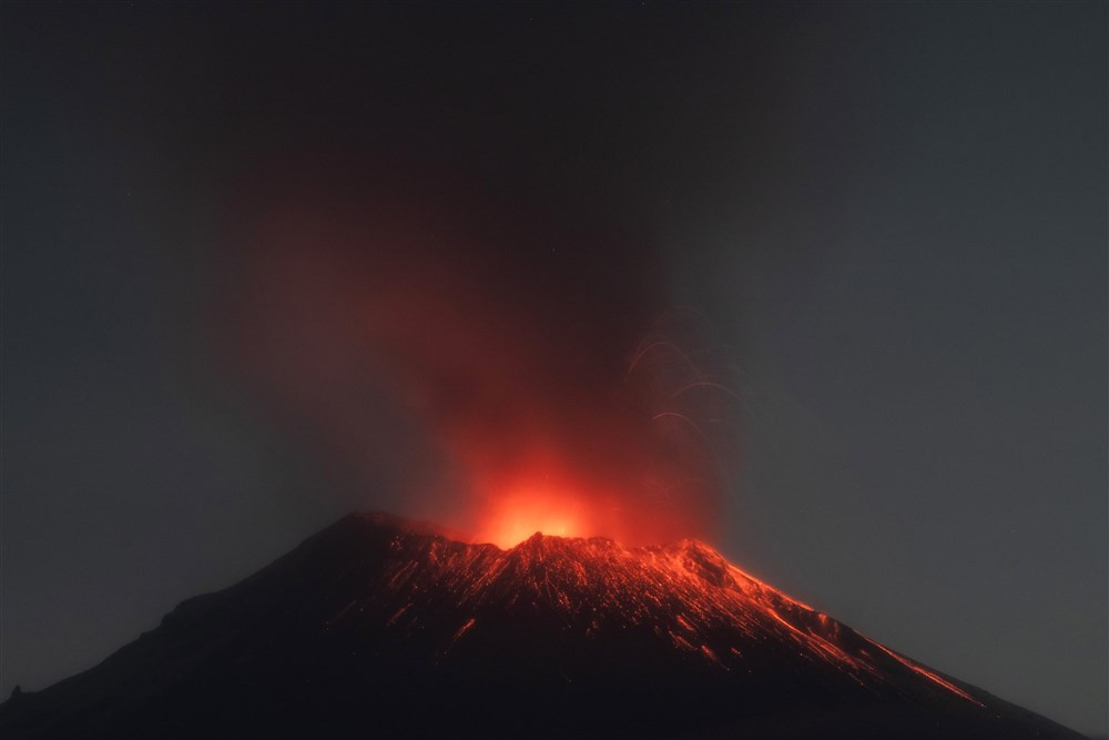 Žuto upozorenje: Vulkan Popocatepetl u Meksiku izbacuje pepeo