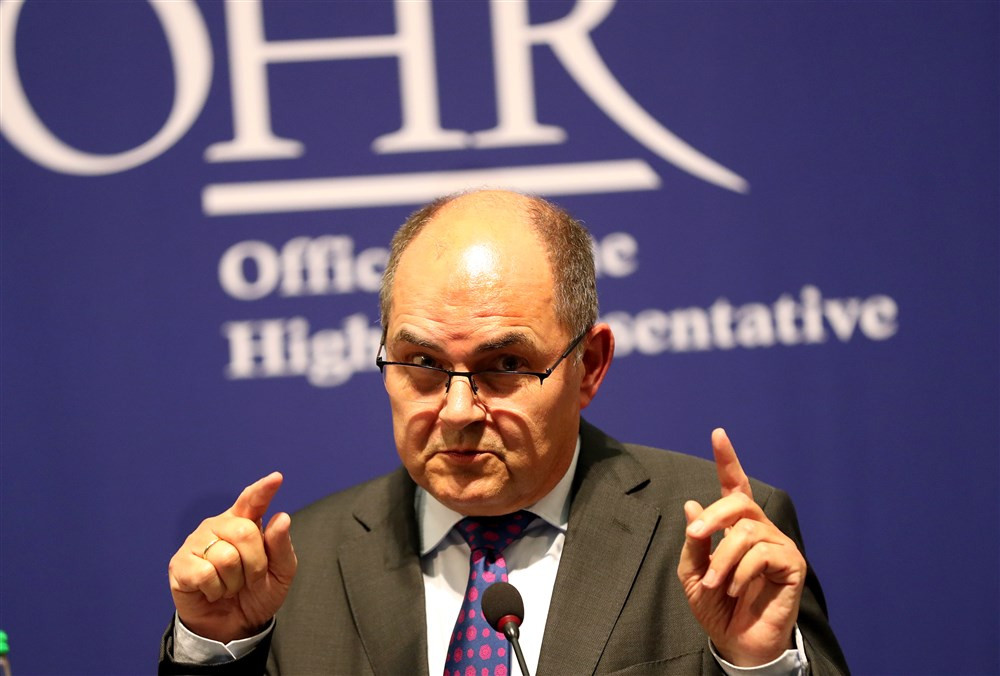 Schmidt se obraća javnosti u 14 sati