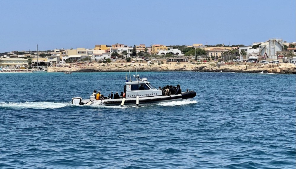 Deseci migranata spašeni u Italiji i Grčkoj