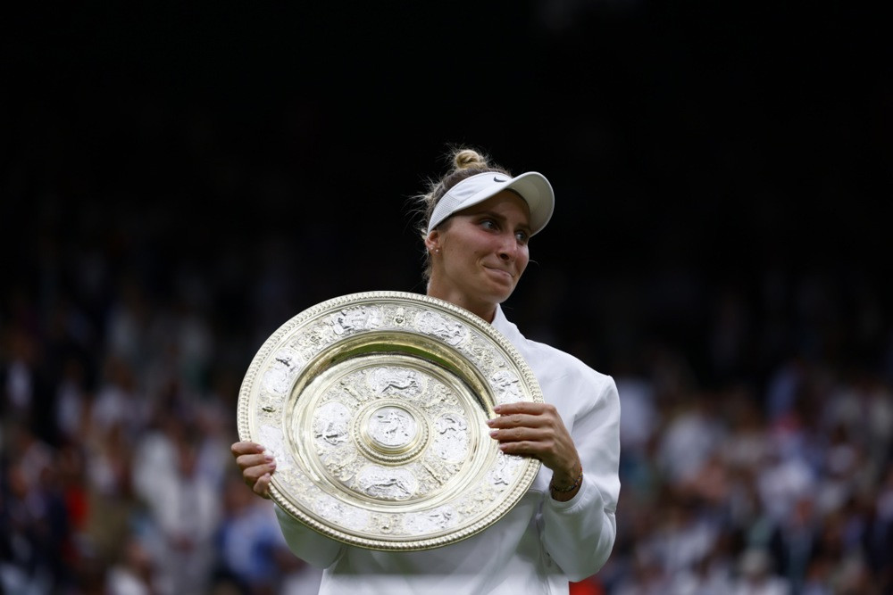 Čehinja Marketa Vondrousova osvojila Wimbledone