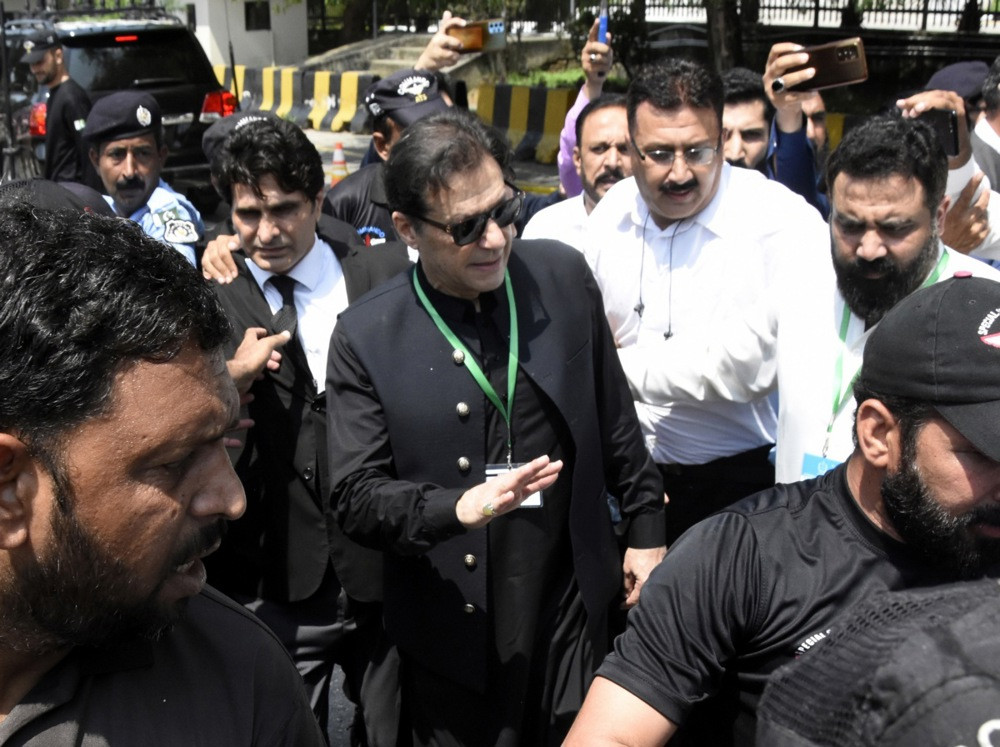 Pakistanske vlasti izdale novu potjernicu za Imranom Khanom