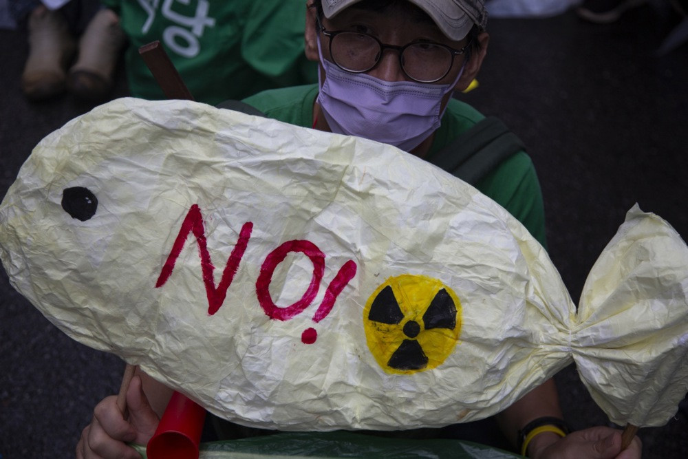 Stotine Južnokorejaca na protestu protiv japanskog plana ispuštanja vode iz Fukushime