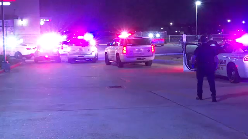 SAD: Na rođendanskoj zabavi upucana četiri tinejdžera, jedan ubijen