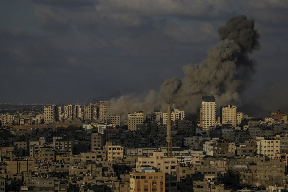U napadima na Gazu ubijeno više od 2.200 Palestinaca, preko 720 djece