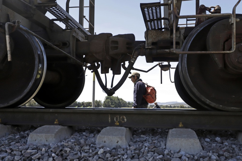 Meksiko, teretni voz udario u autobus: Deset poginulih, 61 povrijeđeno