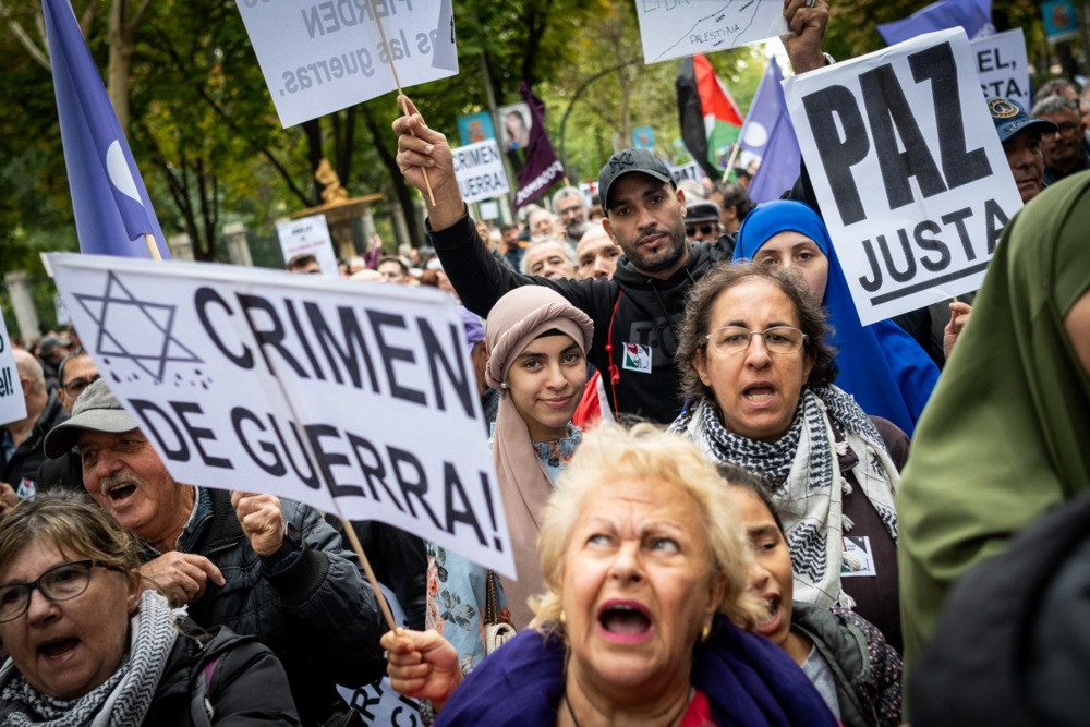 Desetine hiljada ljudi zahtijevalo prekid napada na Gazu u protestnom maršu u Madridu