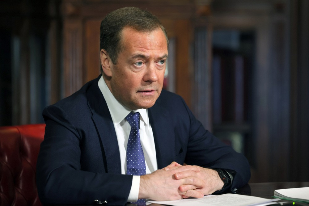 Medvedev: Njemačka se priprema za rat s Rusijom