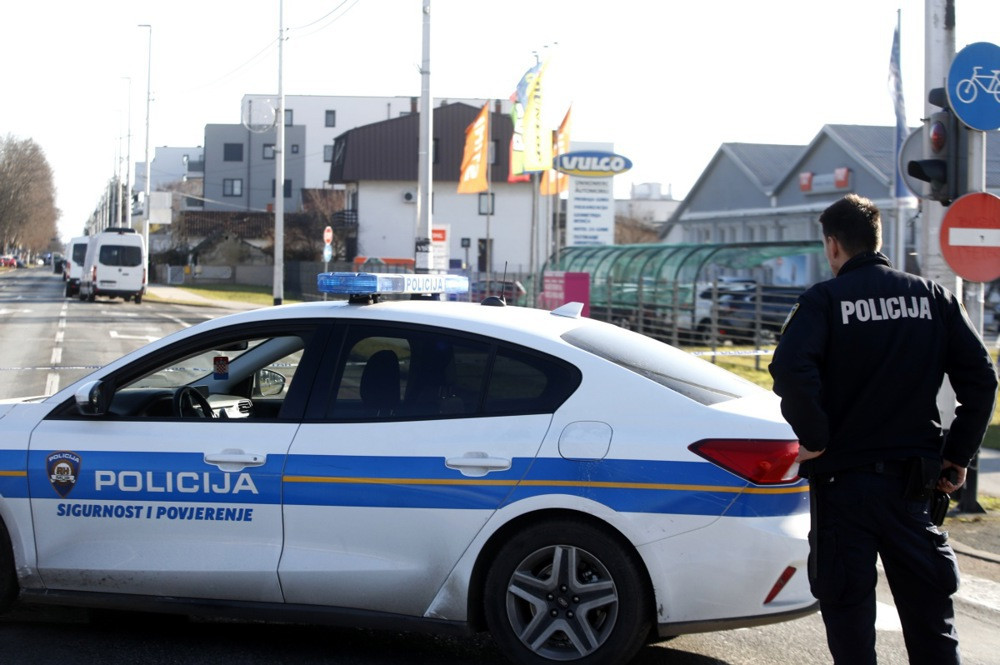 Zagrebačka policija uhapsila muškarca s eksplozivnom napravom u parku