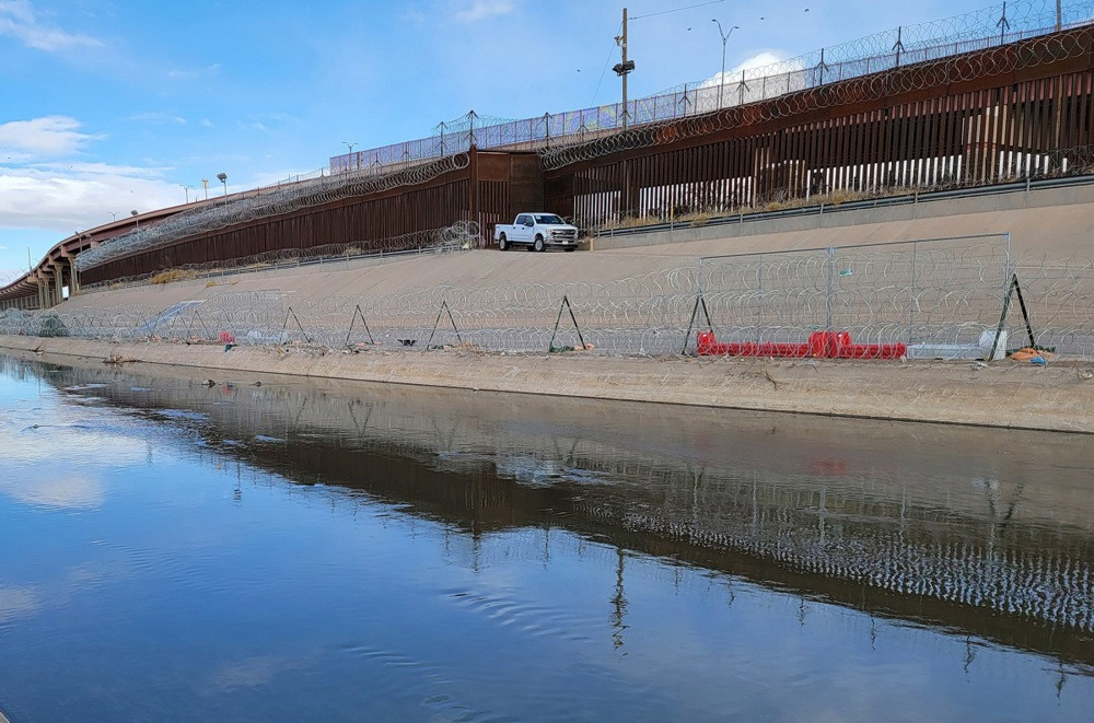 Veliki konvoj kamiona početkom februara na granici sa Meksikom