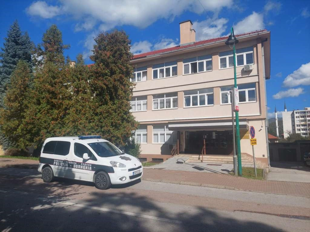 Uhapšene dvije osobe zbog razbojništva u Goraždu, zatražen pritvor