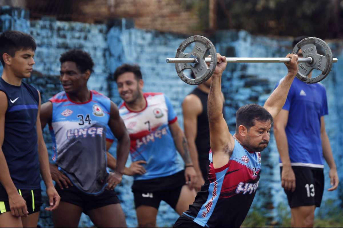 Fudbaleri druge lige Paragvaja improvizuju da bi preživjeli