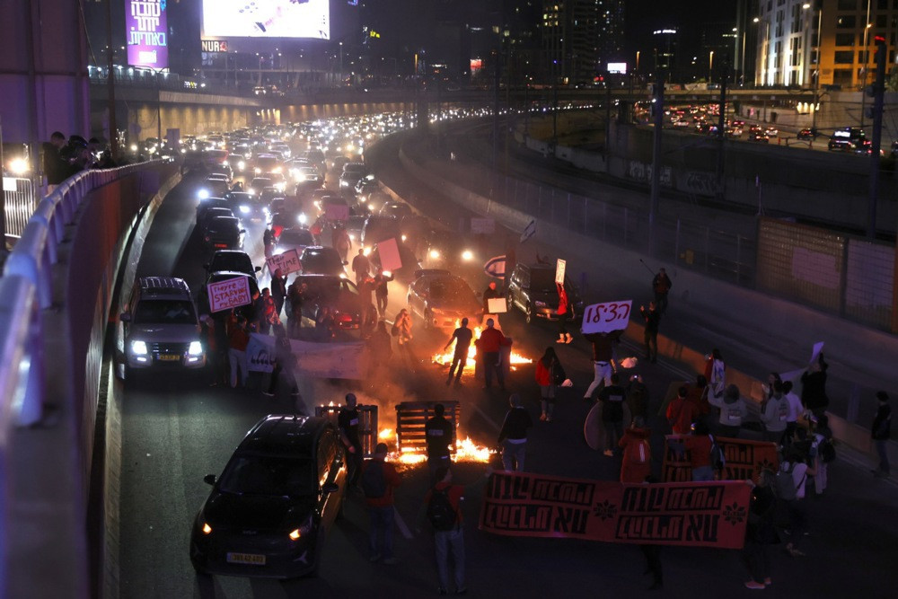 Na antivladinim protestima u Tel Avivu uhapšeno 11 osoba