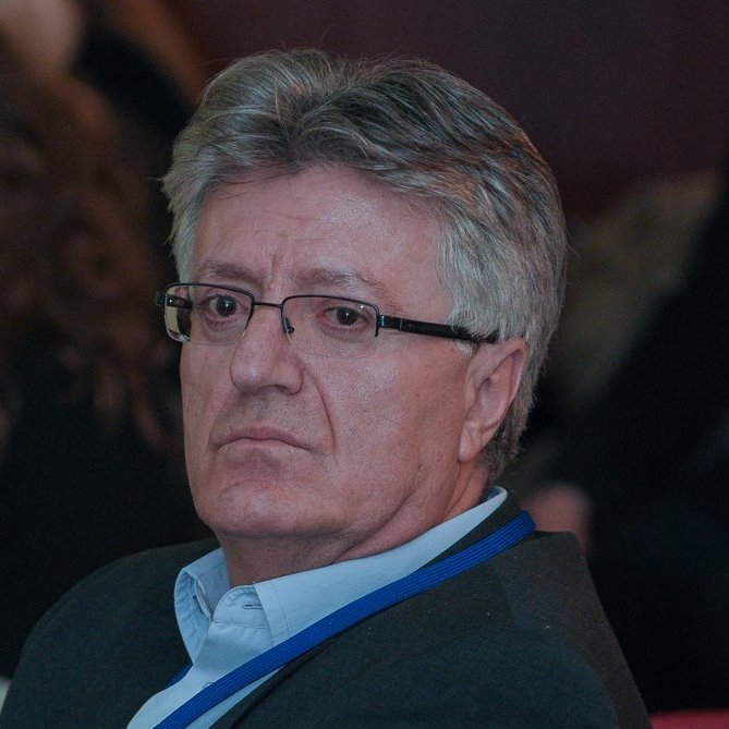 Šabaredžović odgovorio ministru Harisu Vraniću: U apoteku ulaze i zaraženi i nezaraženi