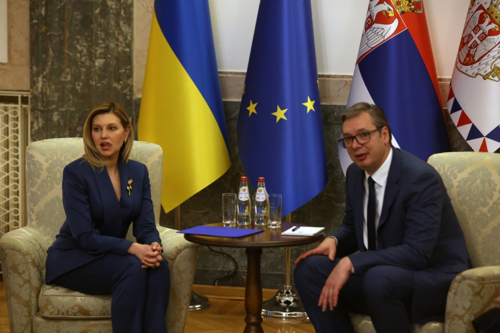 Vučić u razgovoru s Olenom Zelenskom istakao spremnost Srbije da pruži pomoć stanovništvu Ukrajine