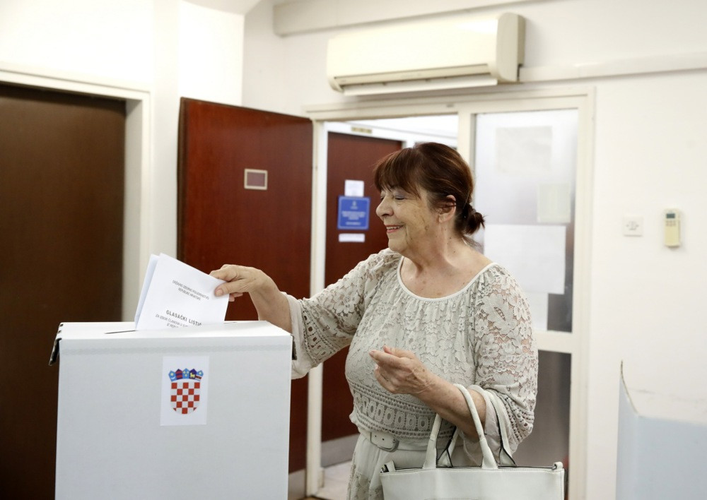 Hrvatska u nedjelju bira između populiste Milanovića i desničara Primorca