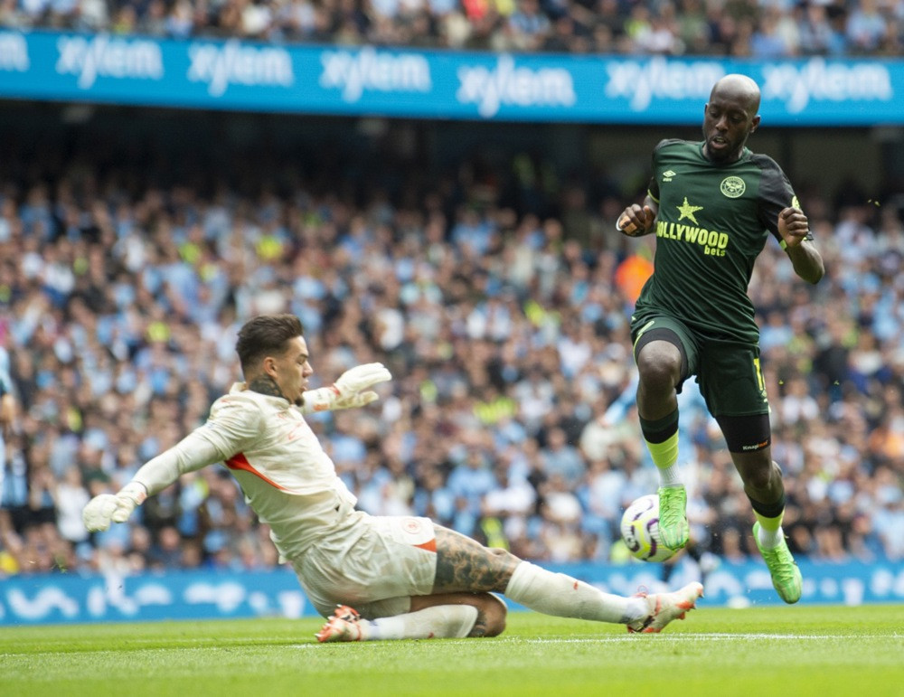 Brentford odbio ponudu Newcastlea od 40 miliona funti za Wissu