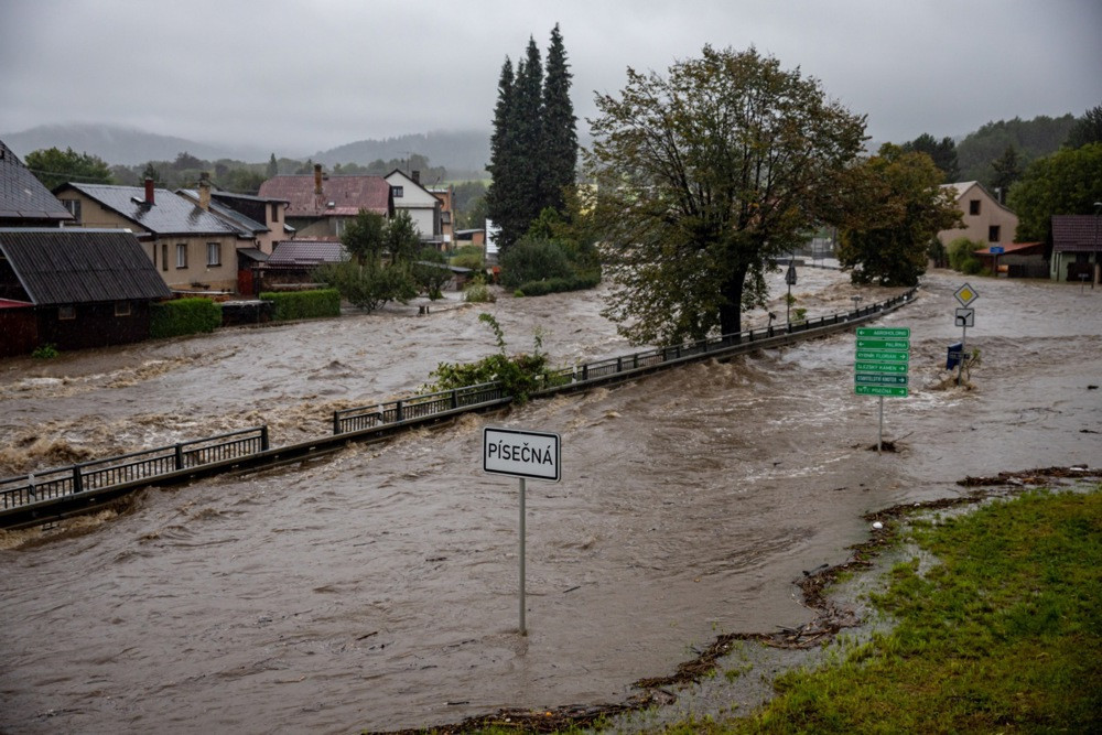 Poplave u Europi se ne smiruju, jedna osoba se utopila u Poljskoj