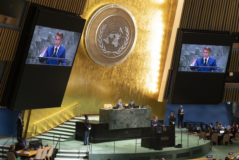 Macron: Izrael ne može proširiti svoje operacije na Liban bez posljedica