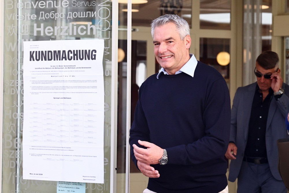 Austrijski kancelar Karl Nehammer najavio ostavku