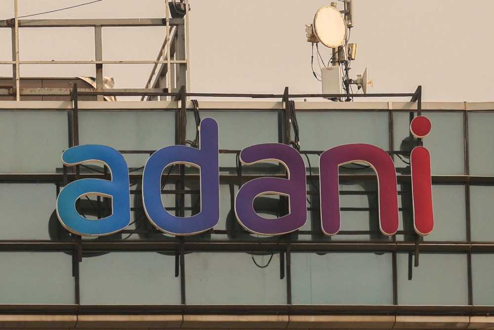 Indijska grupa Adani pristala da plati 275 miliona dolara Washingtonu zbog kupovine iranskog gasa