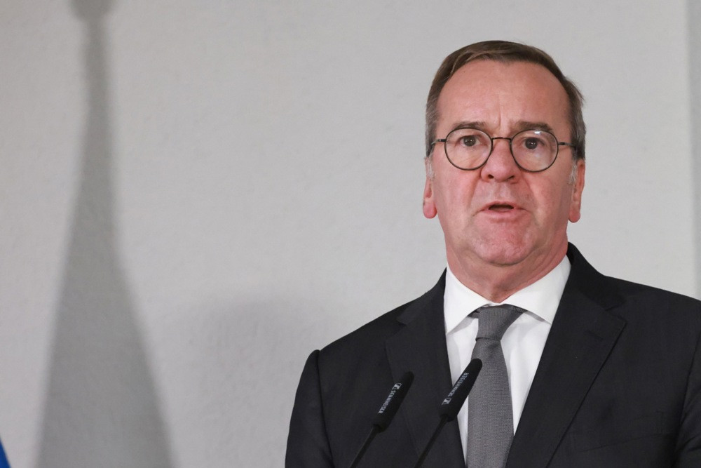 Njemački šef odbrane upozorava na hibridne prijetnje iz Rusije