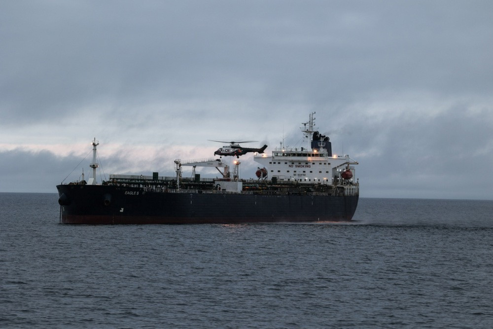 Finska premjestila zaplijenjeni tanker s ruskom naftom bliže luci