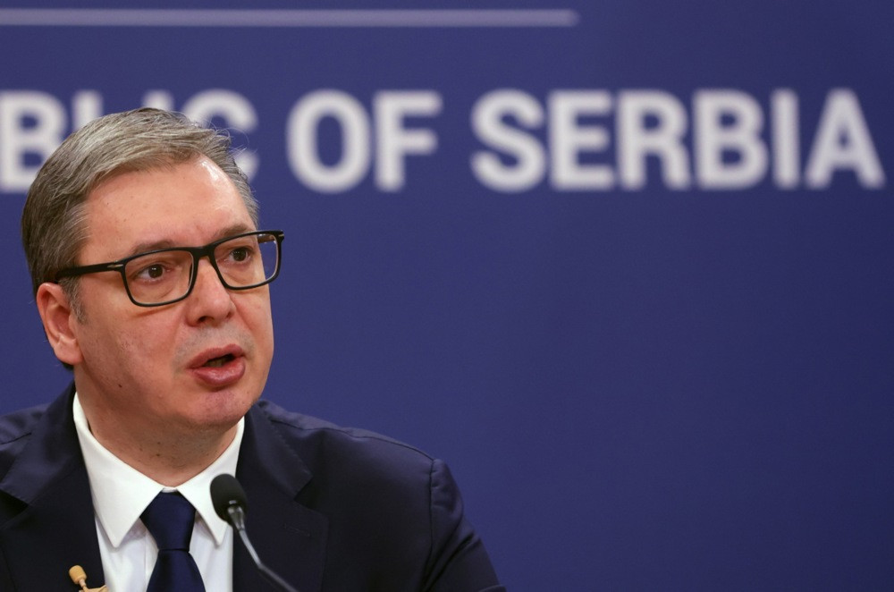 Vučić očekuje 'velike probleme' u vezi s Naftnom industrijom Srbije
