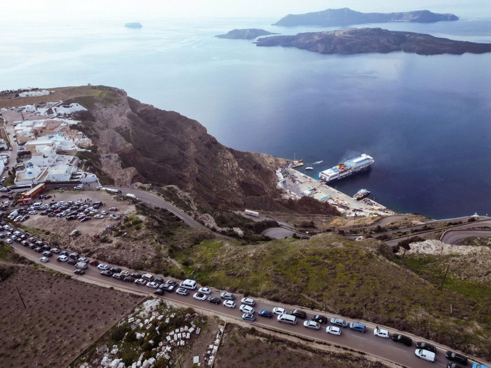 Grčke vlasti proglasile vanredno stanje na Santoriniju nakon niza zemljotresa