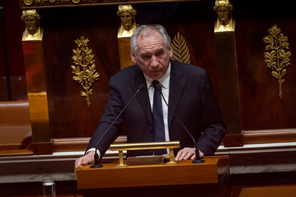 Francuski parlament tijesnom većinom izglasao povjerenje premijeru Bayrou